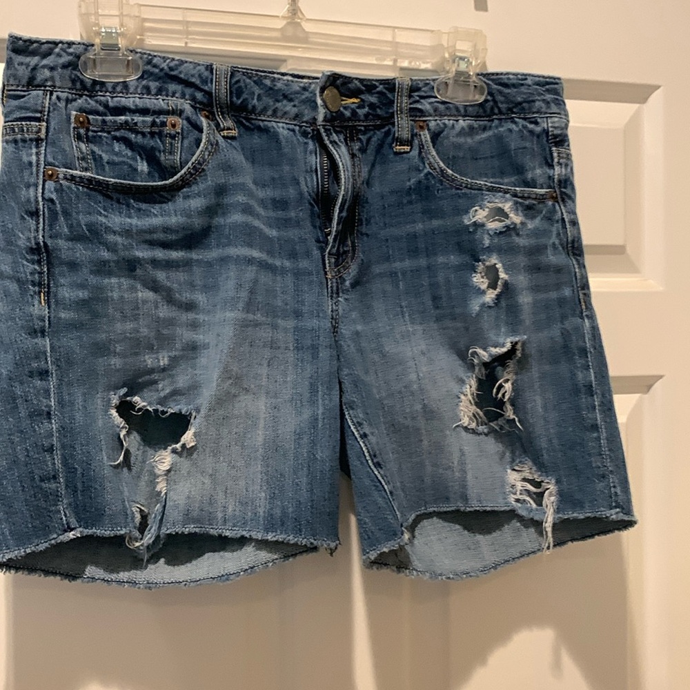 American Eagle distressed blue Jean shorts